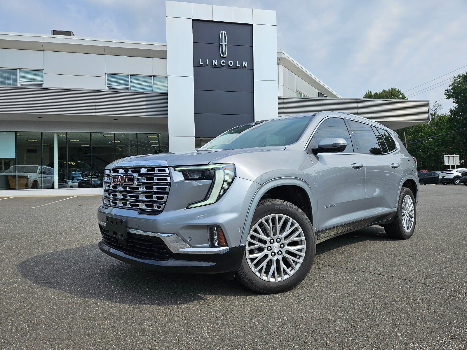 2024 GMC Acadia Denali