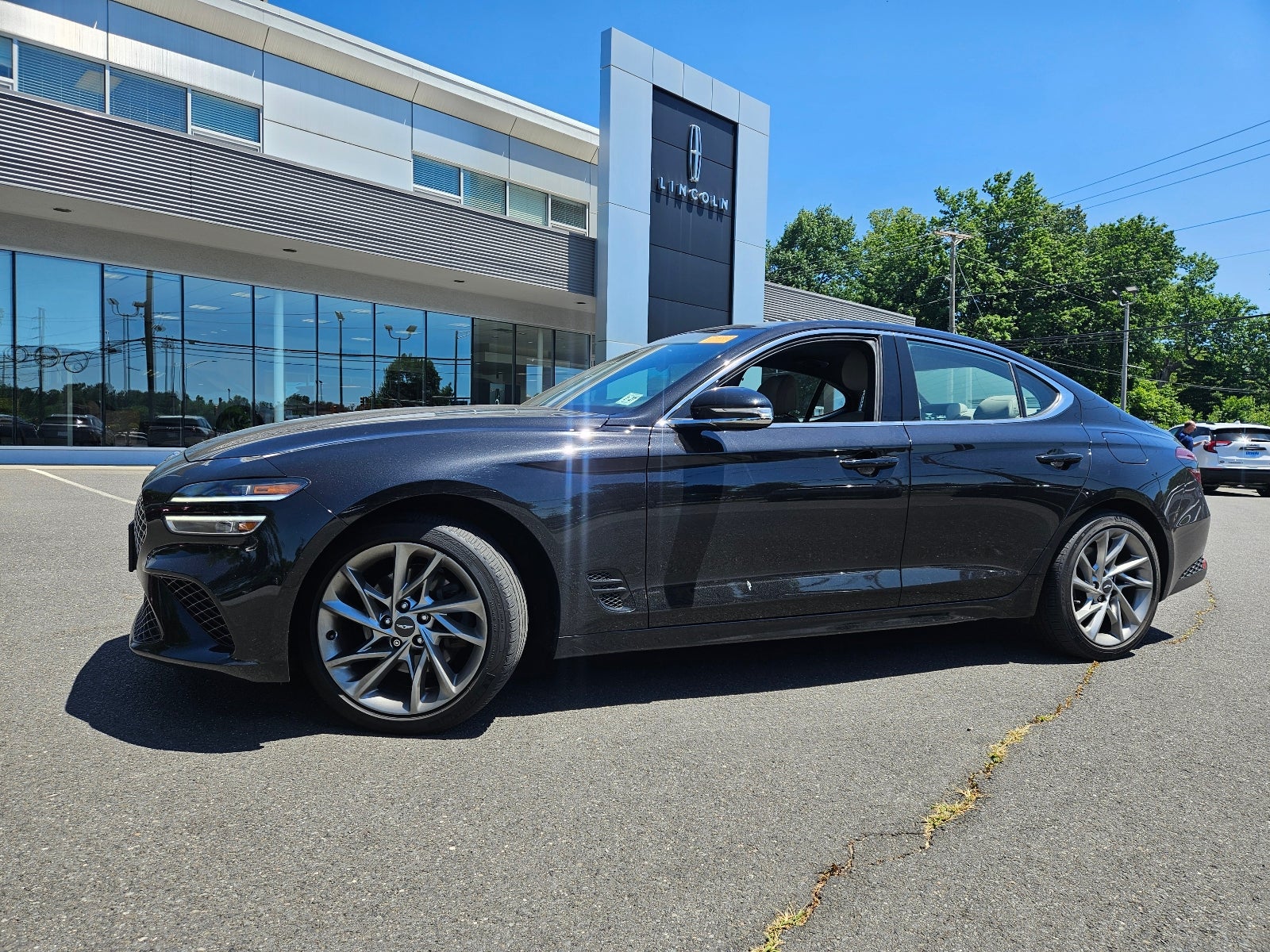 2022 Genesis G70 2.0T